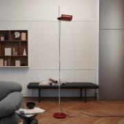 Oluce LED-golvlampa Colombo, röd/krom, metall, 2 700 K
