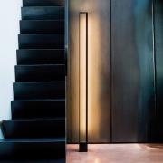 Nemo Tru LED-golvlampa 2.700 K, svartlackerad