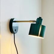 Dyberg Larsen vägglampa Ocean, mörkgrön, utskjutande del 30 cm
