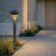 Lucande LED-väglampa Montaro, 110 cm, antracit, sensor