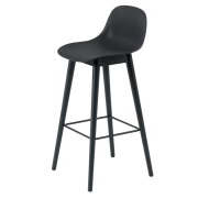 Muuto, Fiber barstol hög Wood Base - 75 cm - Black/Anthracite