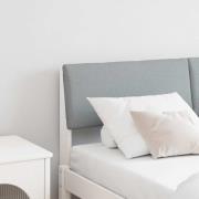 vidaXL Klädd sänggavel Ljusgrå 135 cm Massiv furu