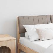 vidaXL Klädd sänggavel Taupe 140 cm Massiv furu