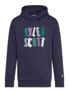 Lyle & Scott Polygon Graphic Hoodie Marinblå