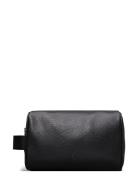 Calvin Klein Logo Emboss Dopp Kit Svart