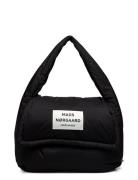 Mads Nørgaard Recycle Pillow Bomb Bag Svart