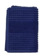 Juna Check Towel 50X100 Cm Navy Blue Marinblå
