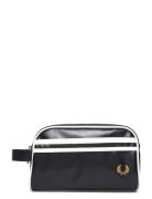 Fred Perry Coated Polyester Wash Bag Marinblå