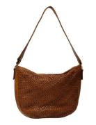 RE:DESIGNED EST 2003 Melle Brun