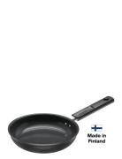 Fiskars Hard Face Frying Pan 20Cm Svart