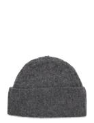 Makia Linnea Beanie Grå