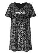 ONLY Carmakoma Carleonora Life S/S V-Neck Abk Dress Svart