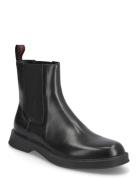 HUGO Lenner_Cheb_Pllt Svart